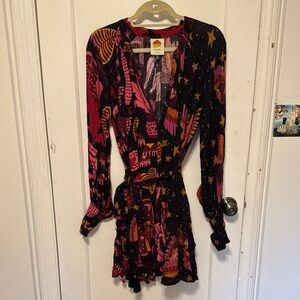 Farm Rio Multicolor Pink pattern Long Sleeve Dress w/ cute star buttons! Size M